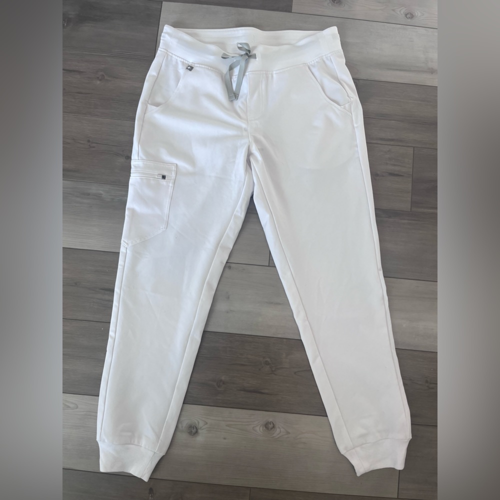 Figs scrub pant joggers white size medium